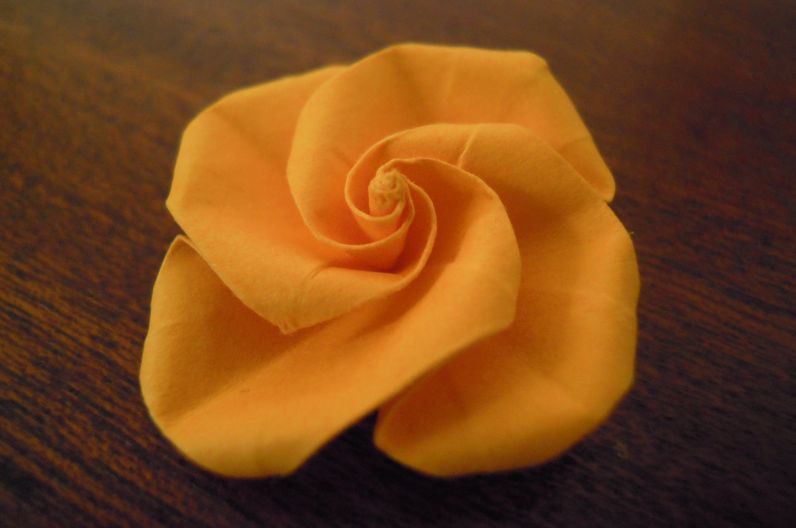 Jednoduchá origami růže